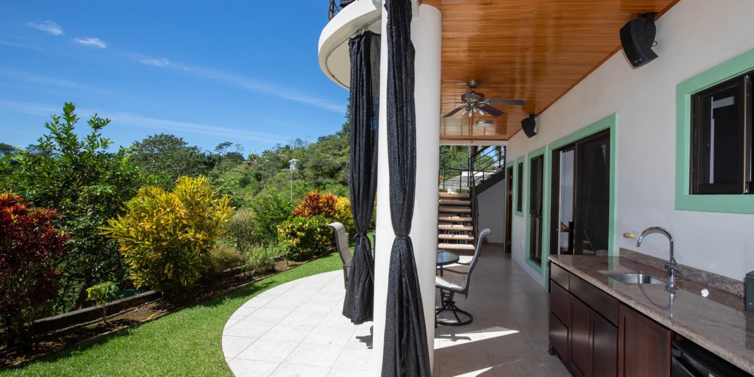 Relaxing & Elegant Beautiful 3-Bedroom Home with Mountain & Ocean Views in Chontales Costa Rica