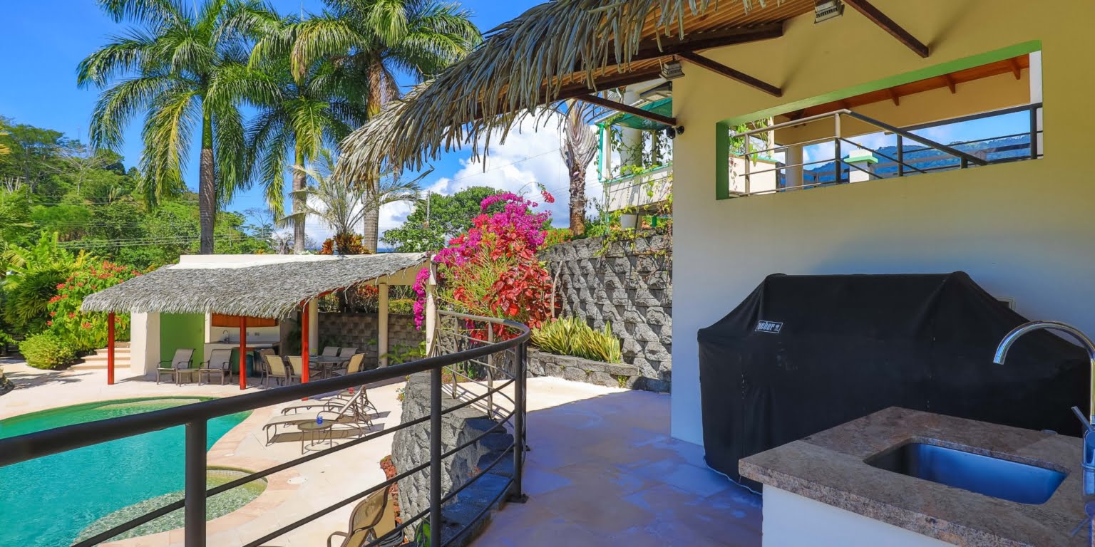 Relaxing & Elegant Beautiful 3-Bedroom Home with Mountain & Ocean Views in Chontales Costa Rica