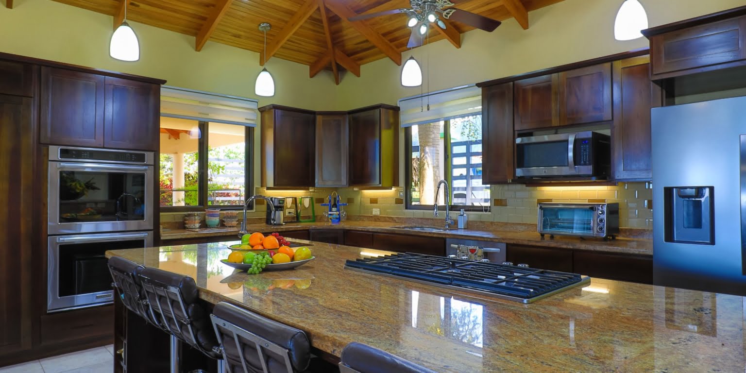 Relaxing & Elegant Beautiful 3-Bedroom Home with Mountain & Ocean Views in Chontales Costa Rica