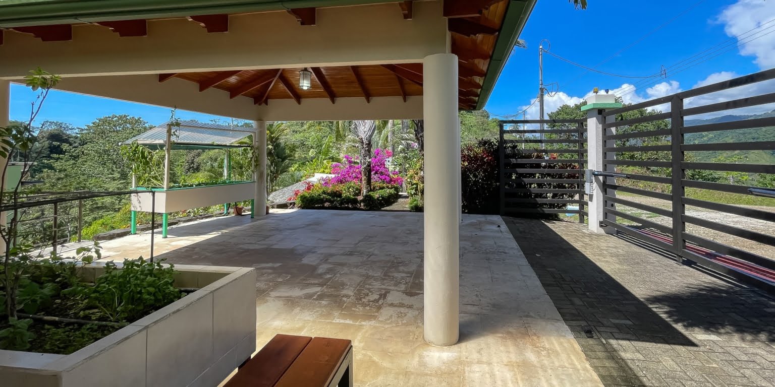 Beautiful 3-Bedroom Home with Mountain & Ocean Views in Chontales Costa Rica