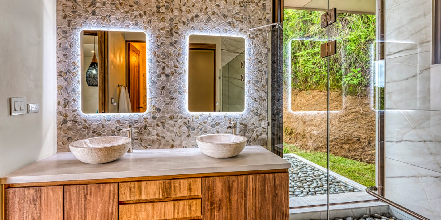 Stunning Brand New Luxury Ocean View 3-Bedroom Home with High-End Finishes in Ojochal Costa Rica Stunning Brand New Luxury Ocean View 3-Bedroom Home with High-End Finishes in Ojochal Costa Rica