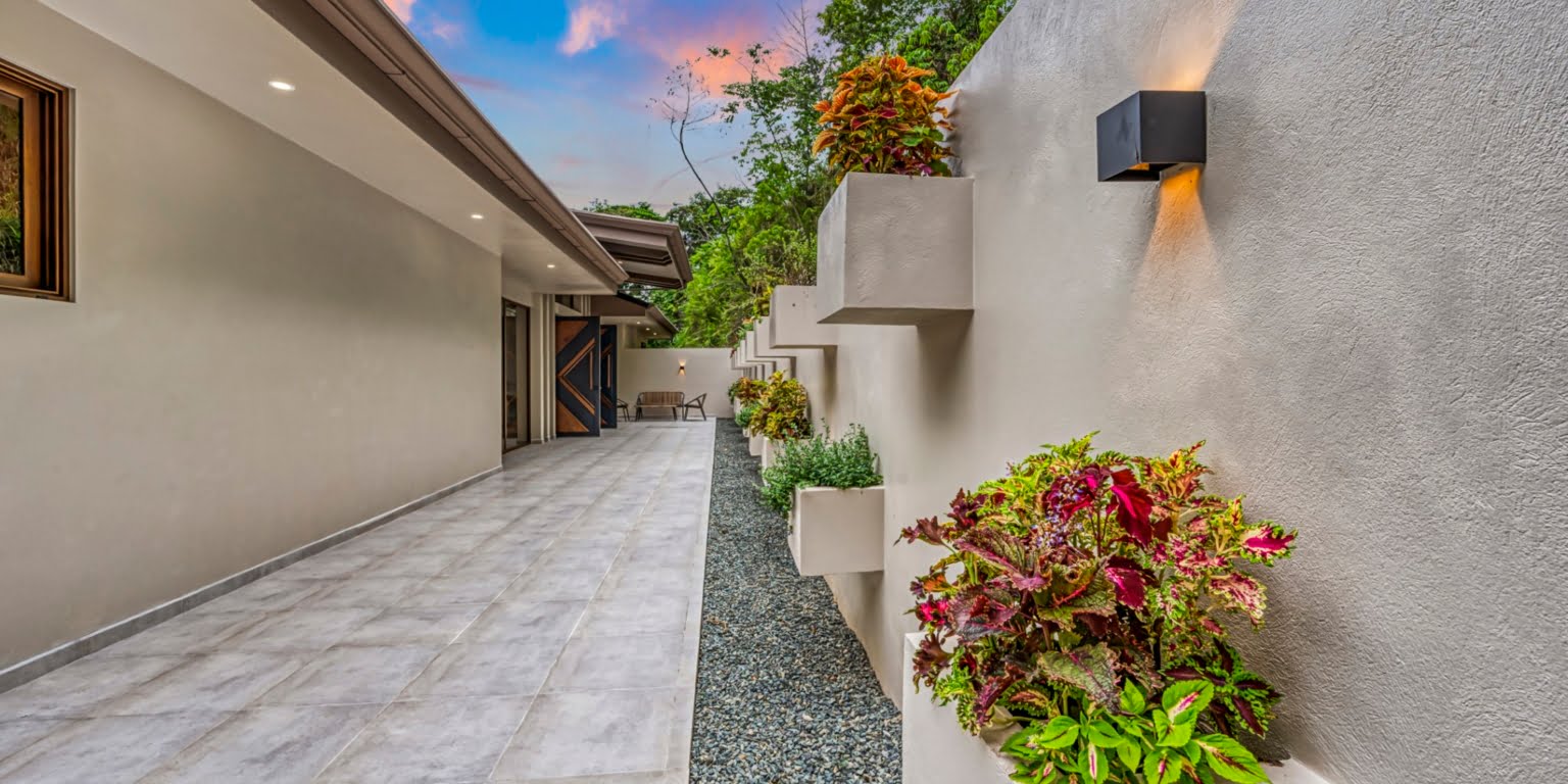Stunning Brand New Luxury Ocean View 3-Bedroom Home with High-End Finishes in Ojochal Costa Rica Stunning Brand New Luxury Ocean View 3-Bedroom Home with High-End Finishes in Ojochal Costa Rica