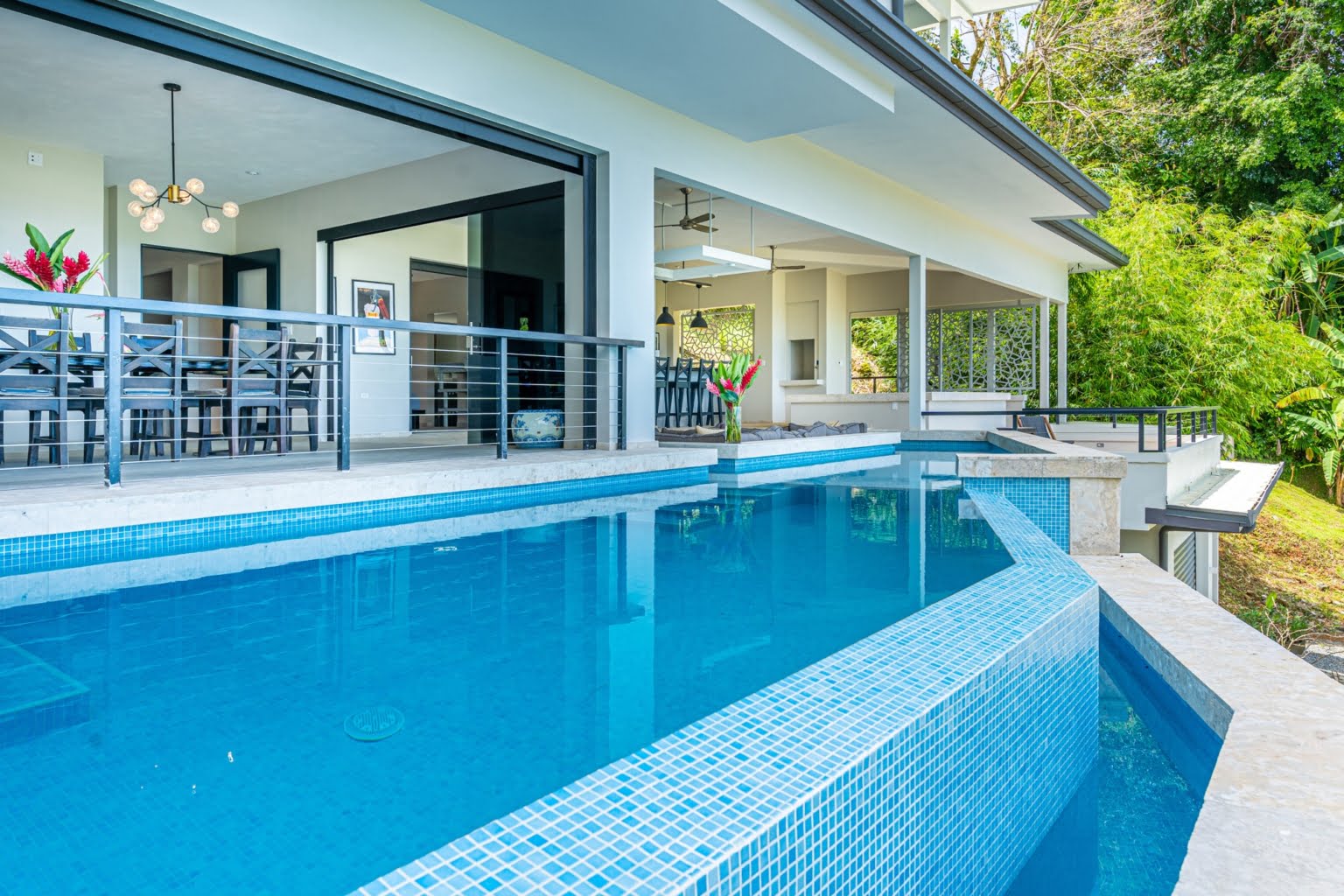 Luxury Ocean View 6-Bedroom Villa as an Exceptional Investment Opportunity