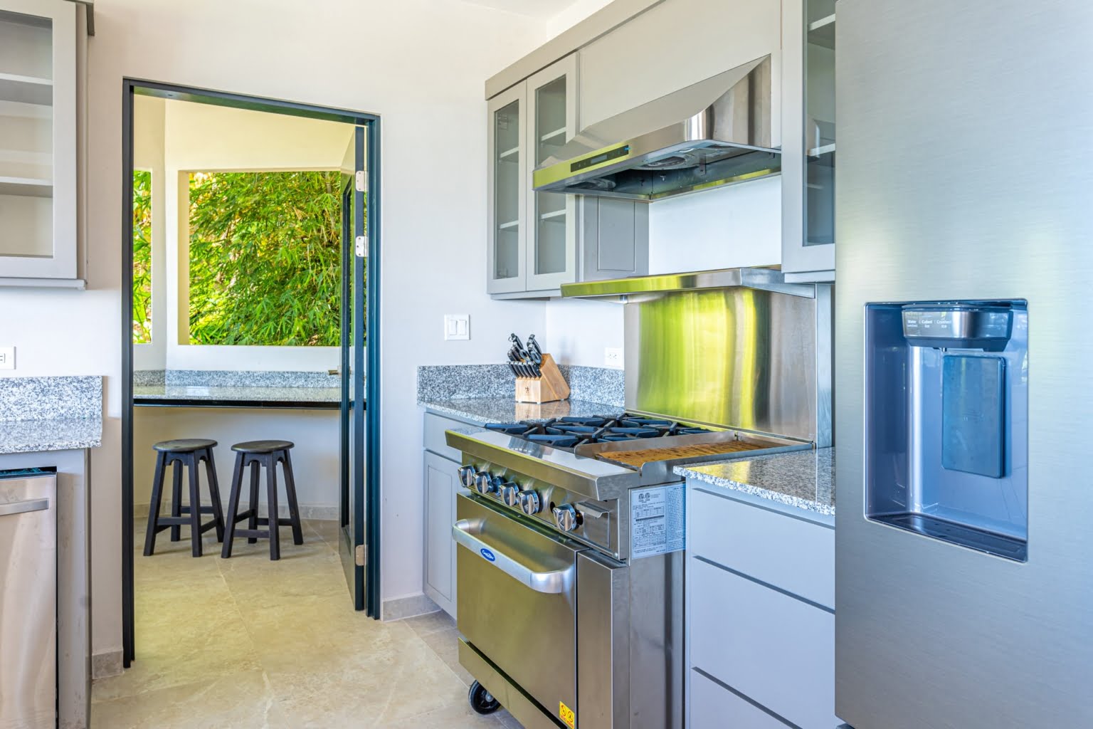 Luxury Ocean View 6-Bedroom Villa as an Exceptional Investment Opportunity