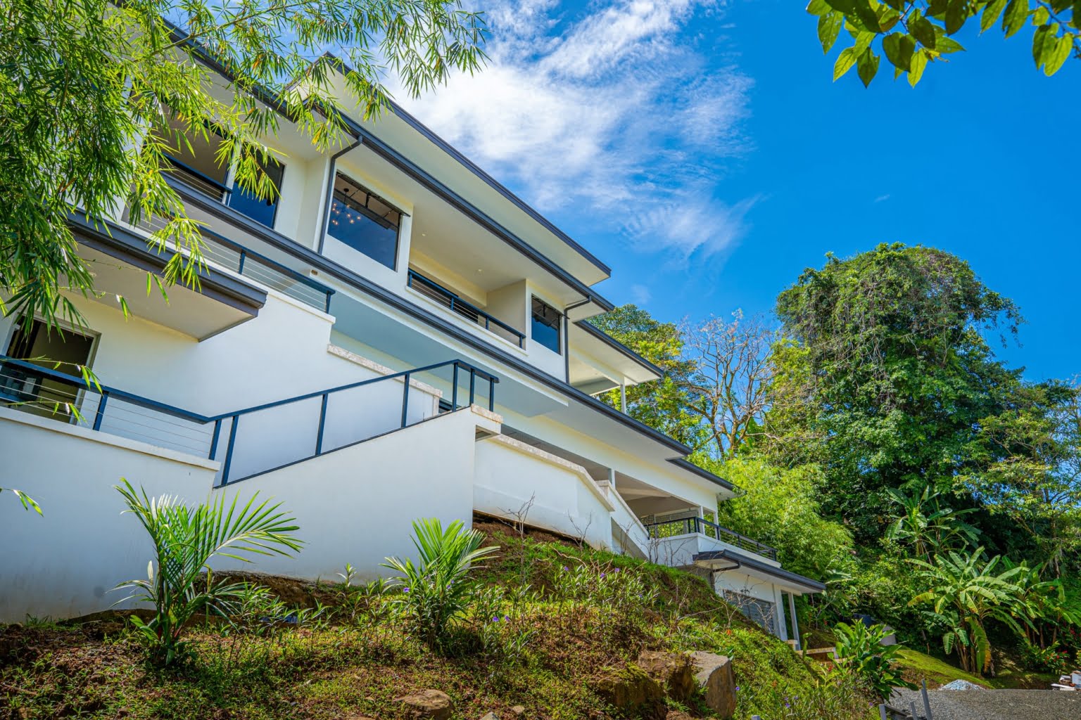 Luxury Ocean View 6-Bedroom Villa as an Exceptional Investment Opportunity