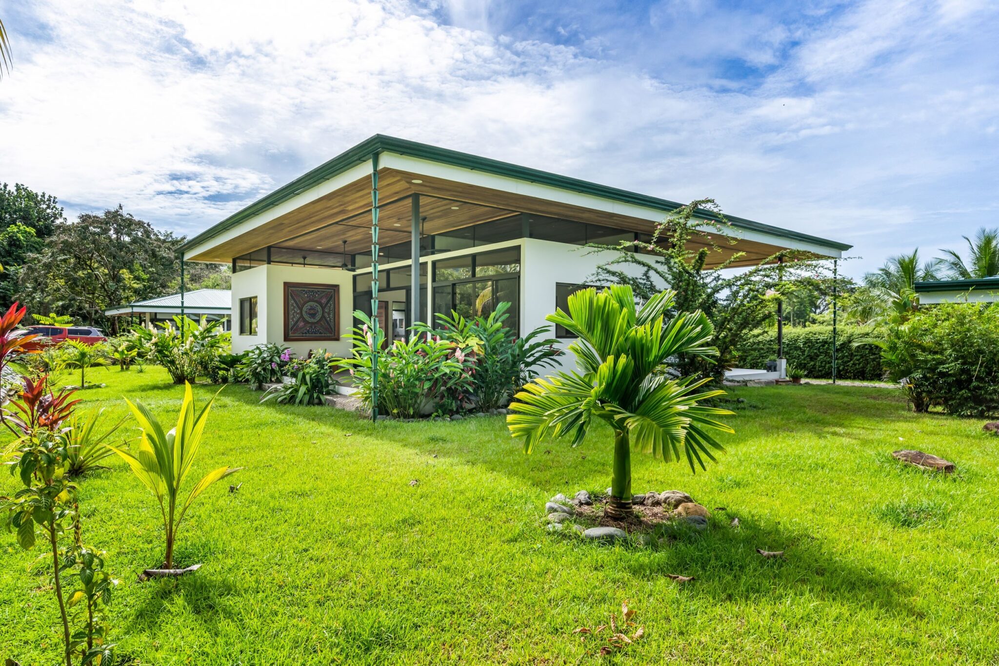 3-Bedroom Home with Separate Workshop/Office Space & Stunning Views of the Lush Mountains in Easy-Access Location in Ojochal Costa Rica 3-Bedroom Home with Separate Workshop/Office Space & Stunning Views of the Lush Mountains in Easy-Access Location in Ojochal Costa Rica