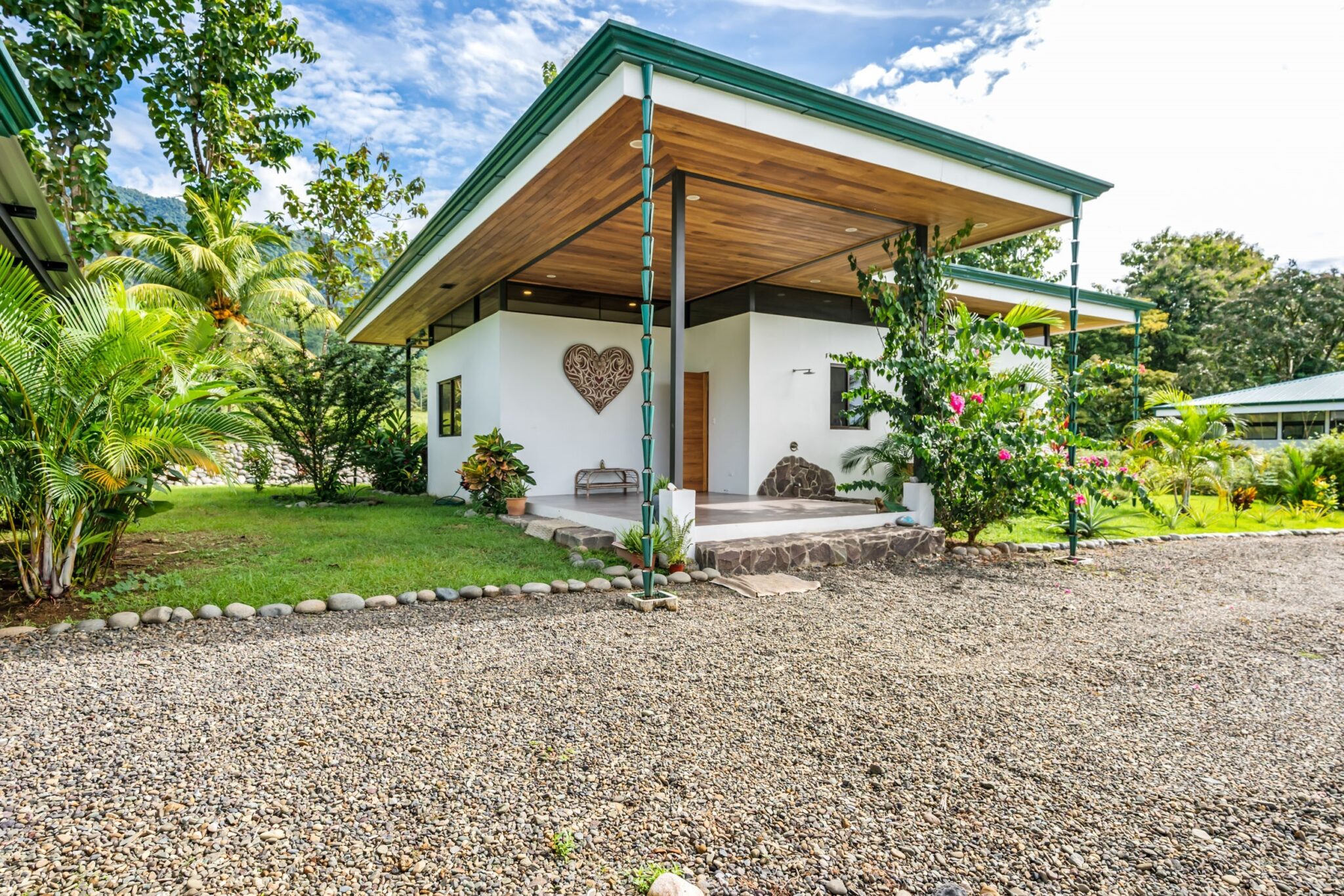 3-Bedroom Home with Separate Workshop/Office Space & Stunning Views of the Lush Mountains in Easy-Access Location in Ojochal Costa Rica 3-Bedroom Home with Separate Workshop/Office Space & Stunning Views of the Lush Mountains in Easy-Access Location in Ojochal Costa Rica