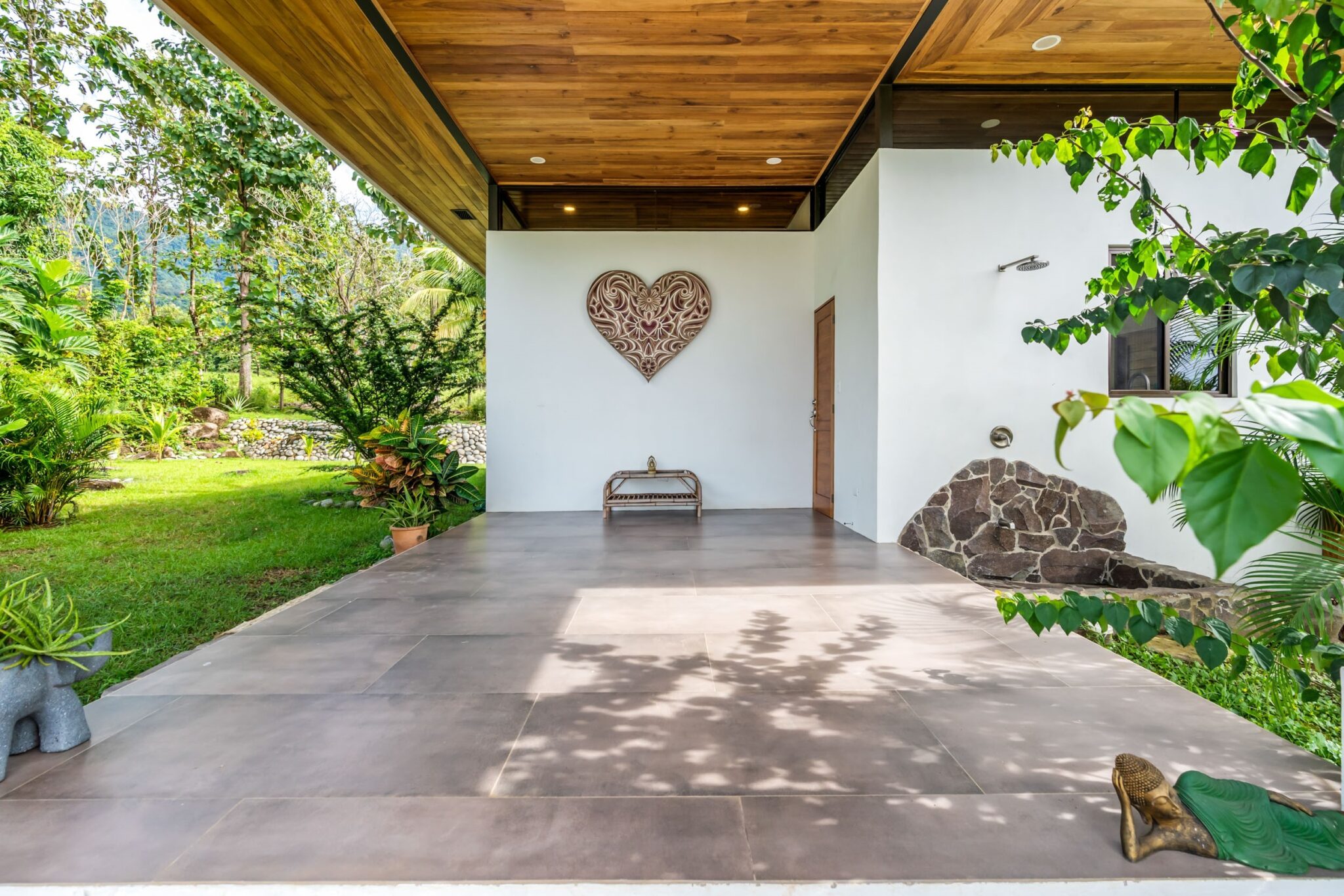 3-Bedroom Home with Separate Workshop/Office Space & Stunning Views of the Lush Mountains in Easy-Access Location in Ojochal Costa Rica 3-Bedroom Home with Separate Workshop/Office Space & Stunning Views of the Lush Mountains in Easy-Access Location in Ojochal Costa Rica