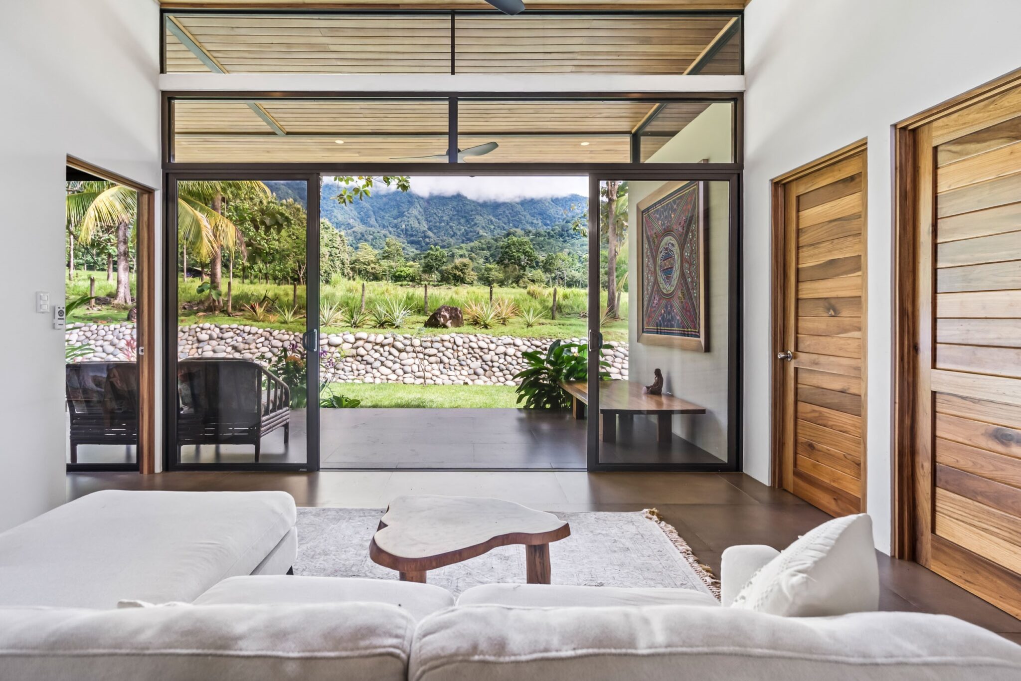 Bright & Peaceful 3-Bedroom Home with Separate Workshop/Office Space & Stunning Views of the Lush Mountains in Easy-Access Location in Ojochal Costa Rica Bright & Peaceful 3-Bedroom Home with Separate Workshop/Office Space & Stunning Views of the Lush Mountains in Easy-Access Location in Ojochal Costa Rica