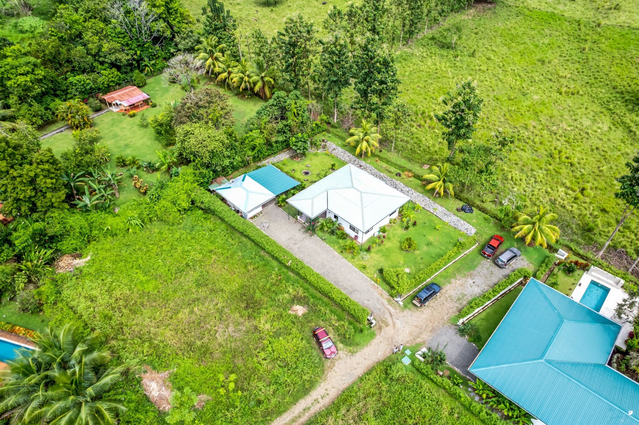 Bright & Peaceful 3-Bedroom Home with Separate Workshop/Office Space & Stunning Views of the Lush Mountains in Easy-Access Location in Ojochal Costa Rica Bright & Peaceful 3-Bedroom Home with Separate Workshop/Office Space & Stunning Views of the Lush Mountains in Easy-Access Location in Ojochal Costa Rica