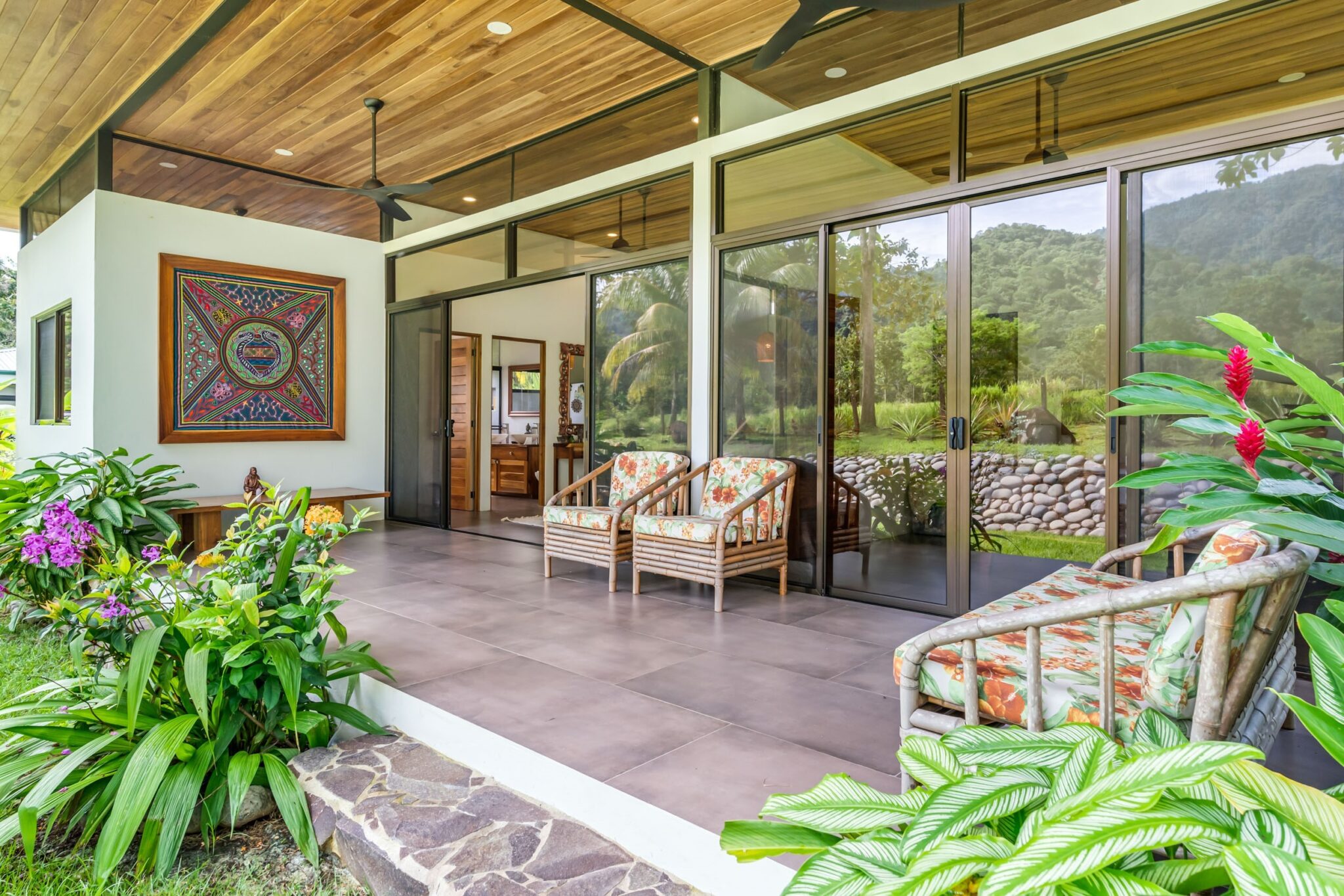 Bright & Peaceful 3-Bedroom Home with Separate Workshop/Office Space & Stunning Views of the Lush Mountains in Easy-Access Location in Ojochal Costa Rica Bright & Peaceful 3-Bedroom Home with Separate Workshop/Office Space & Stunning Views of the Lush Mountains in Easy-Access Location in Ojochal Costa Rica