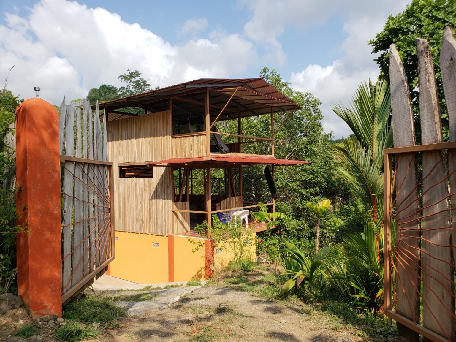 TR4 Cozy 1-Bedroom Open Home with Incredible Privacy & Simplicity on 2+ Acres in Tres Rios Costa Rica