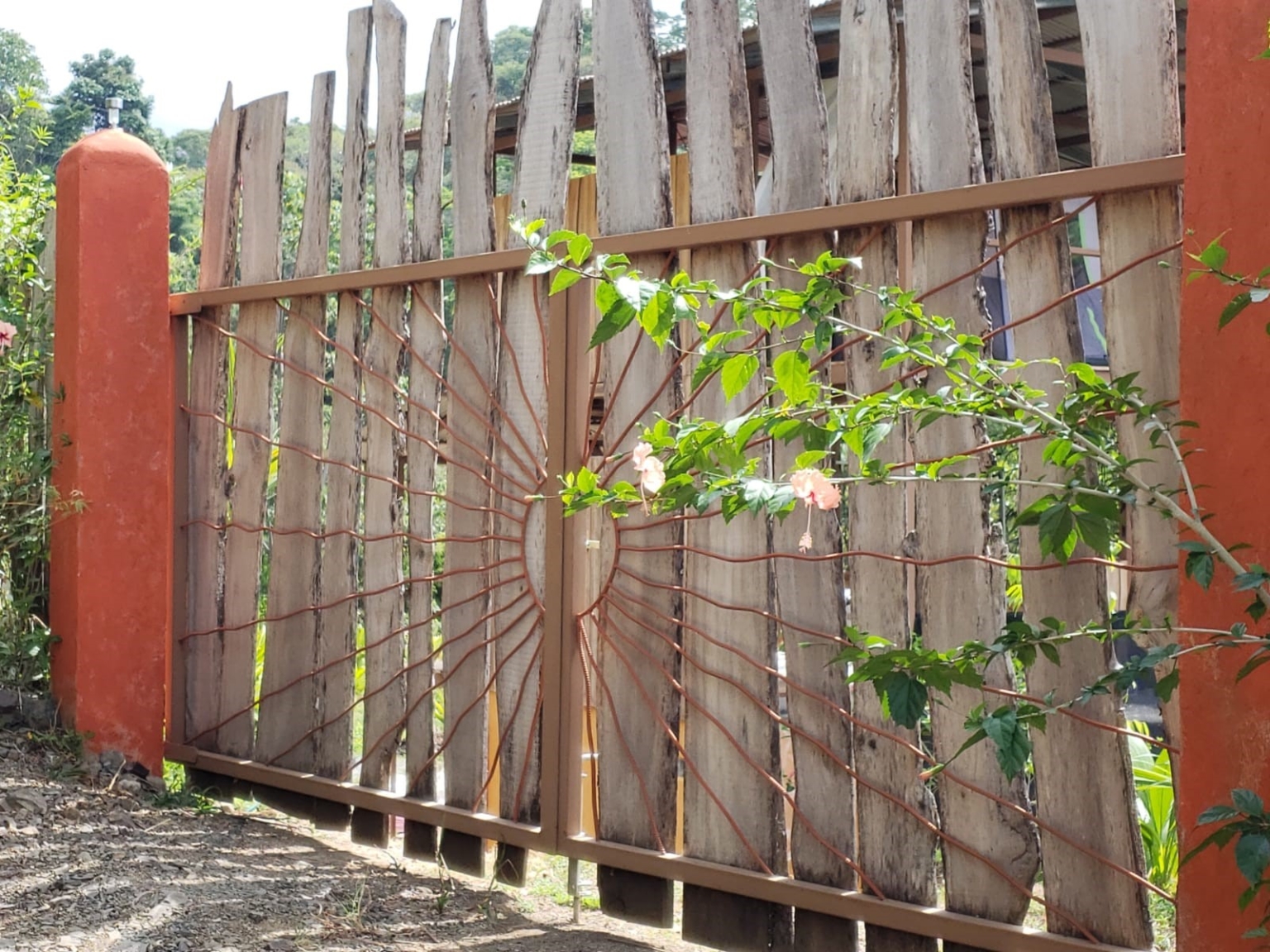 TR1peg Cozy 1-Bedroom Open Home with Incredible Privacy & Simplicity on 2+ Acres in Tres Rios Costa Rica