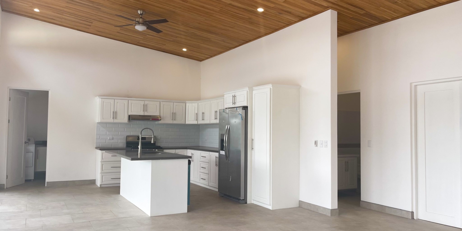 Brand New, Big Mountain View 3-Bedroom Home with Pool in Ojochal Costa Rica