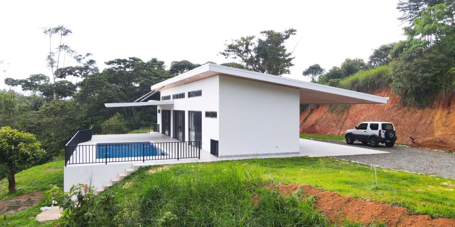 Brand New, Big Mountain View 3-Bedroom Home with Pool in Ojochal Costa Rica