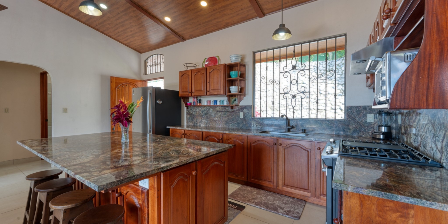 Home-32 Amazing Whale’s Tail & Ocean View 2-Bedroom Home with Perfect Tropical Living with Easy Access in Uvita Costa Rica