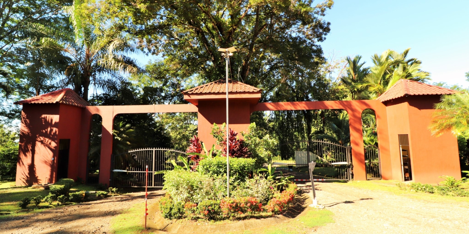 1 (37) The Largest Ready to Build Residential Lot in the Beautiful Gated Community of Turistico Tortuga Phase 6 in Ojochal Costa Rica