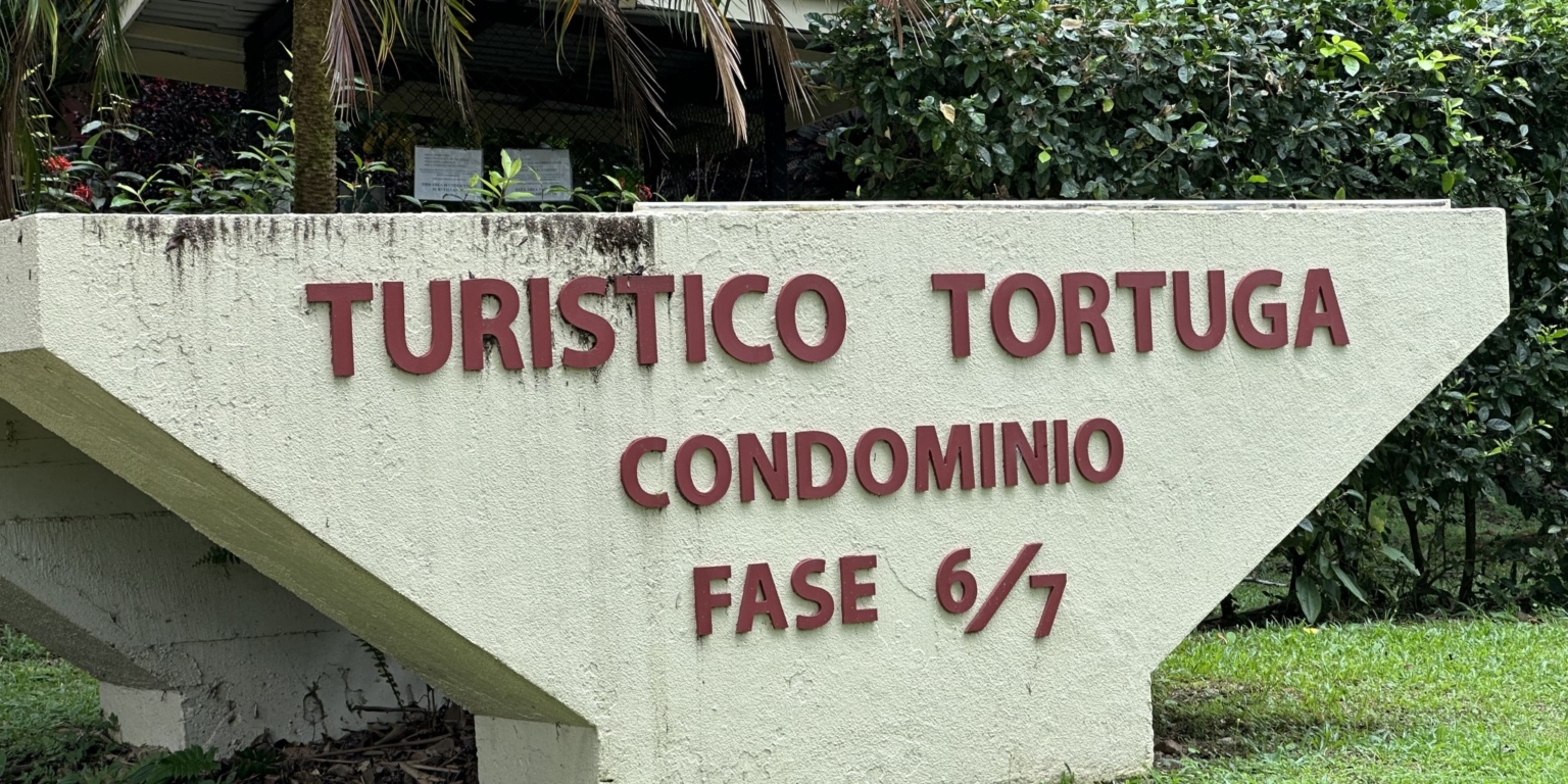 Cozy 2-Bedroom Home on Main Street with Affordable Price & Owner Financing Available in Hatillo near Dominical Costa Rica