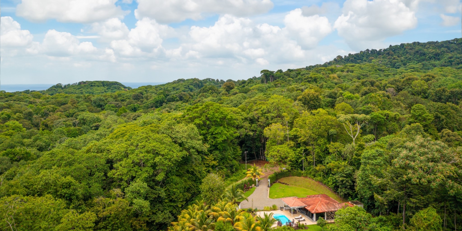 Excellent 3-Bedroom Home in Popular Neighborhood, Quiet, Private & Strong Rental Income in Ojochal Costa Rica Excellent 3-Bedroom Home in Popular Neighborhood, Quiet, Private & Strong Rental Income in Ojochal Costa Rica