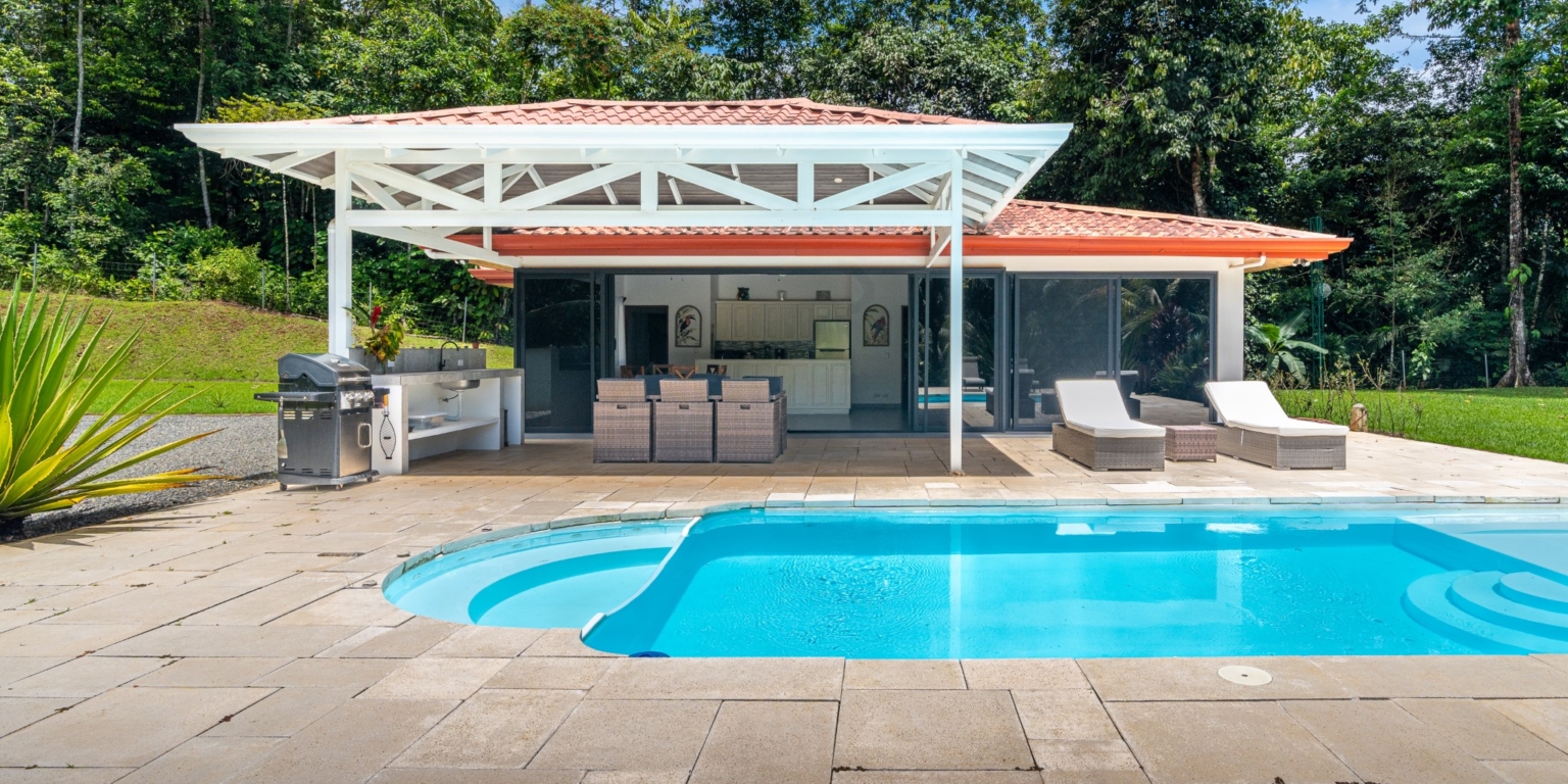 Excellent 3-Bedroom Home in Popular Neighborhood, Quiet, Private & Strong Rental Income in Ojochal Costa Rica Excellent 3-Bedroom Home in Popular Neighborhood, Quiet, Private & Strong Rental Income in Ojochal Costa Rica
