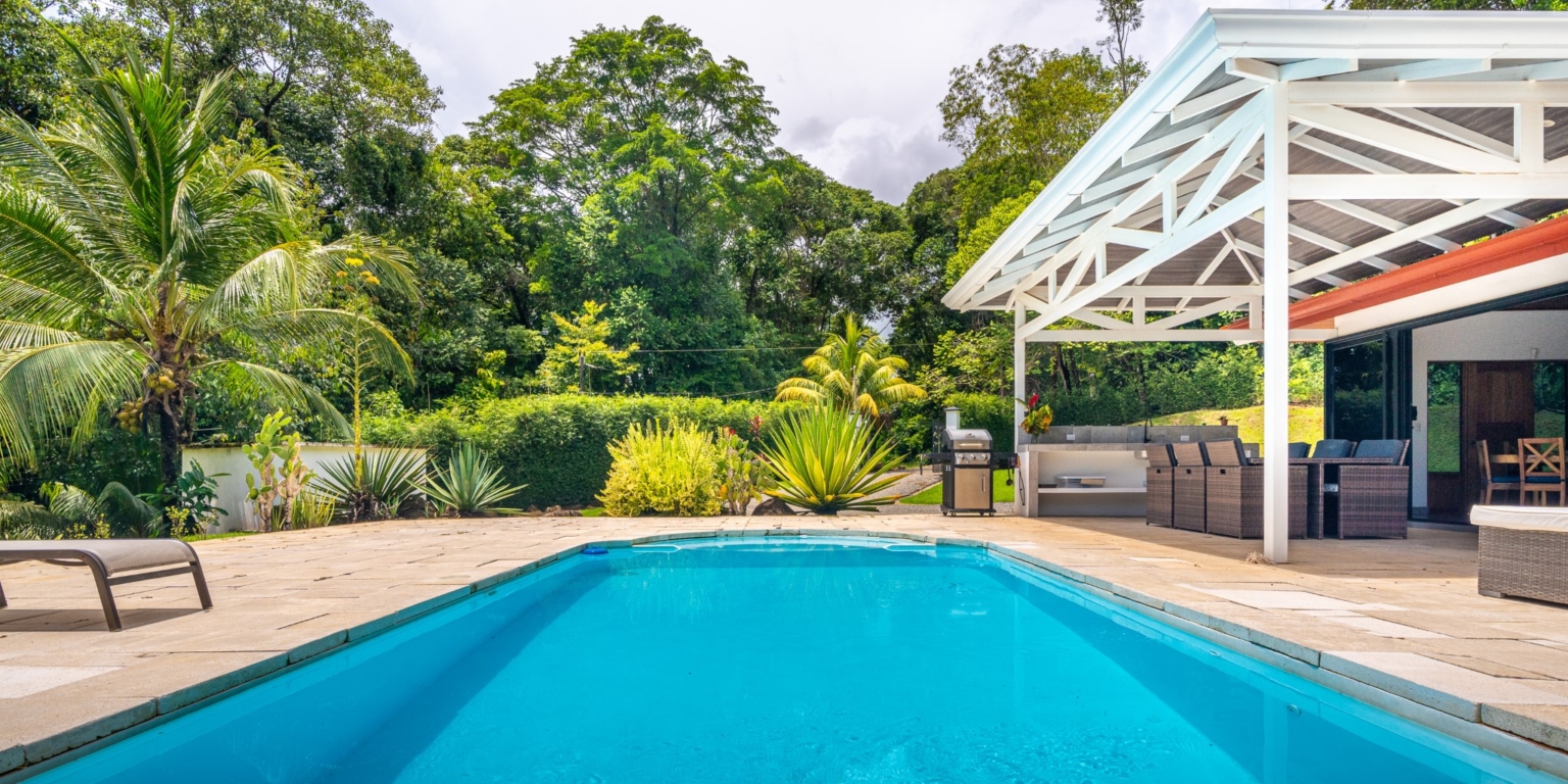 Excellent 3-Bedroom Home in Popular Neighborhood, Quiet, Private & Strong Rental Income in Ojochal Costa Rica Excellent 3-Bedroom Home in Popular Neighborhood, Quiet, Private & Strong Rental Income in Ojochal Costa Rica