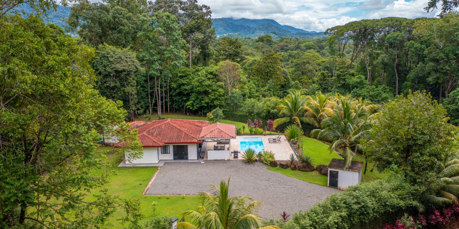 Excellent 3-Bedroom Home in Popular Neighborhood, Quiet, Private & Strong Rental Income in Ojochal Costa Rica Excellent 3-Bedroom Home in Popular Neighborhood, Quiet, Private & Strong Rental Income in Ojochal Costa Rica