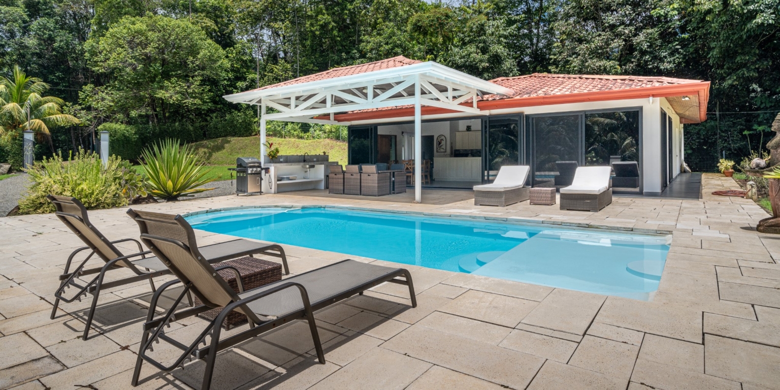 Excellent 3-Bedroom Home in Popular Neighborhood, Quiet, Private & Strong Rental Income in Ojochal Costa Rica Excellent 3-Bedroom Home in Popular Neighborhood, Quiet, Private & Strong Rental Income in Ojochal Costa Rica