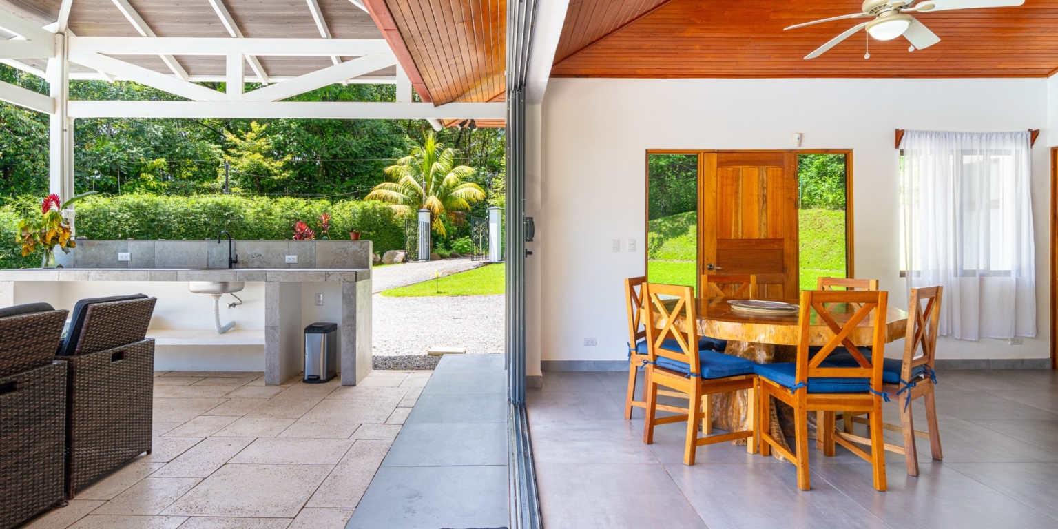 Excellent 3-Bedroom Home in Popular Neighborhood, Quiet, Private & Strong Rental Income in Ojochal Costa Rica Excellent 3-Bedroom Home in Popular Neighborhood, Quiet, Private & Strong Rental Income in Ojochal Costa Rica