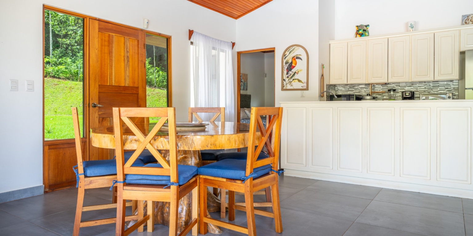 Excellent 3-Bedroom Home in Popular Neighborhood, Quiet, Private & Strong Rental Income in Ojochal Costa Rica Excellent 3-Bedroom Home in Popular Neighborhood, Quiet, Private & Strong Rental Income in Ojochal Costa Rica