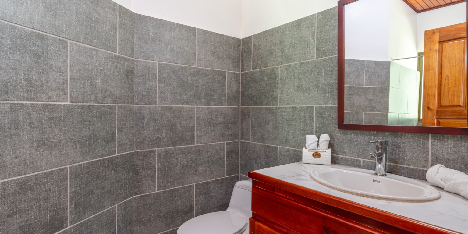 Excellent 3-Bedroom Home in Popular Neighborhood, Quiet, Private & Strong Rental Income in Ojochal Costa Rica Excellent 3-Bedroom Home in Popular Neighborhood, Quiet, Private & Strong Rental Income in Ojochal Costa Rica