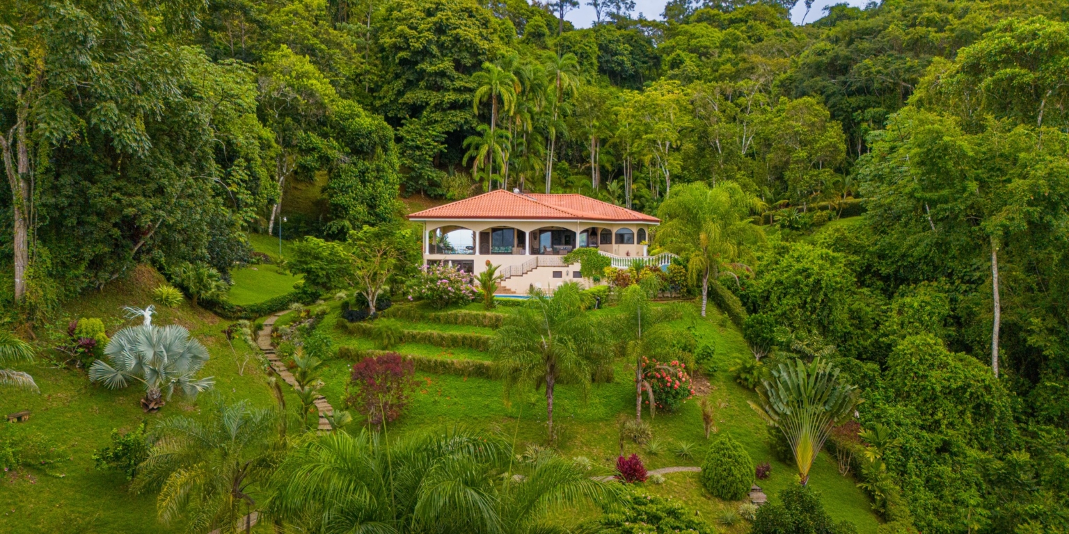 Spacious & Beautiful 3-Bedroom Ocean View Home on 3.5 Acres in a Gated Community in Platanillo above Dominical Costa Rica Spacious & Beautiful 3-Bedroom Ocean View Home on 3.5 Acres in a Gated Community in Platanillo above Dominical Costa Rica