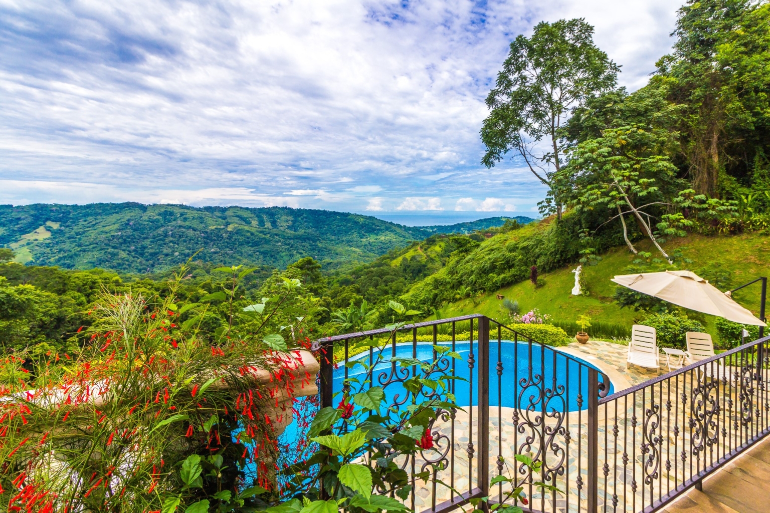 Spacious & Beautiful 3-Bedroom Ocean View Home on 3.5 Acres in a Gated Community in Platanillo above Dominical Costa Rica Spacious & Beautiful 3-Bedroom Ocean View Home on 3.5 Acres in a Gated Community in Platanillo above Dominical Costa Rica
