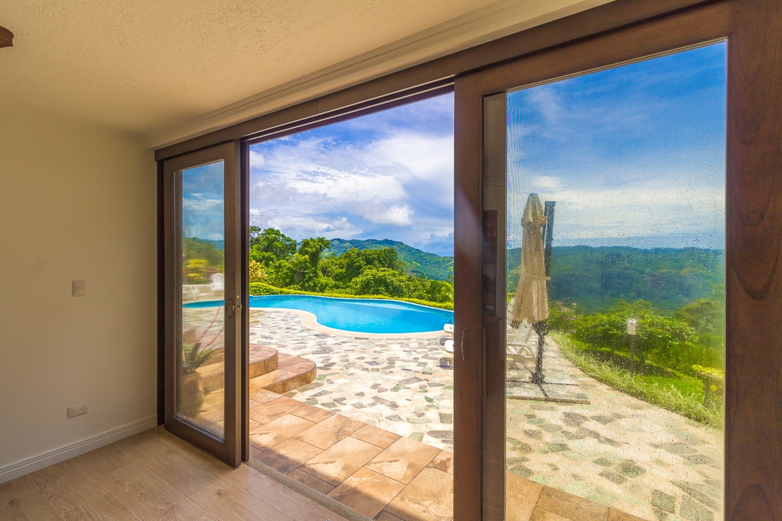 Spacious & Beautiful 3-Bedroom Ocean View Home on 3.5 Acres in a Gated Community in Platanillo above Dominical Costa Rica Spacious & Beautiful 3-Bedroom Ocean View Home on 3.5 Acres in a Gated Community in Platanillo above Dominical Costa Rica