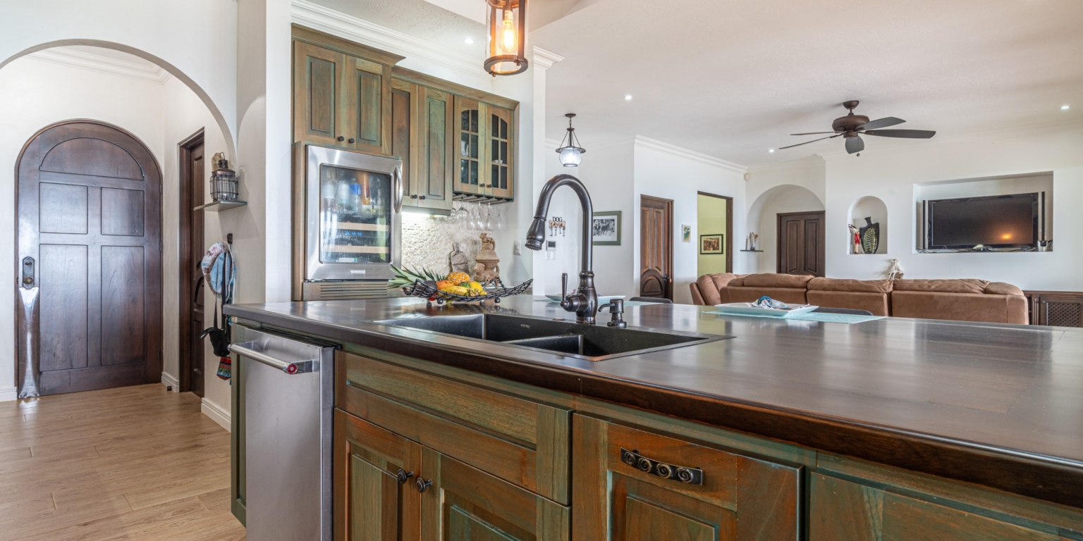 Spacious & Beautiful 3-Bedroom Ocean View Home on 3.5 Acres in a Gated Community in Platanillo above Dominical Costa Rica Spacious & Beautiful 3-Bedroom Ocean View Home on 3.5 Acres in a Gated Community in Platanillo above Dominical Costa Rica