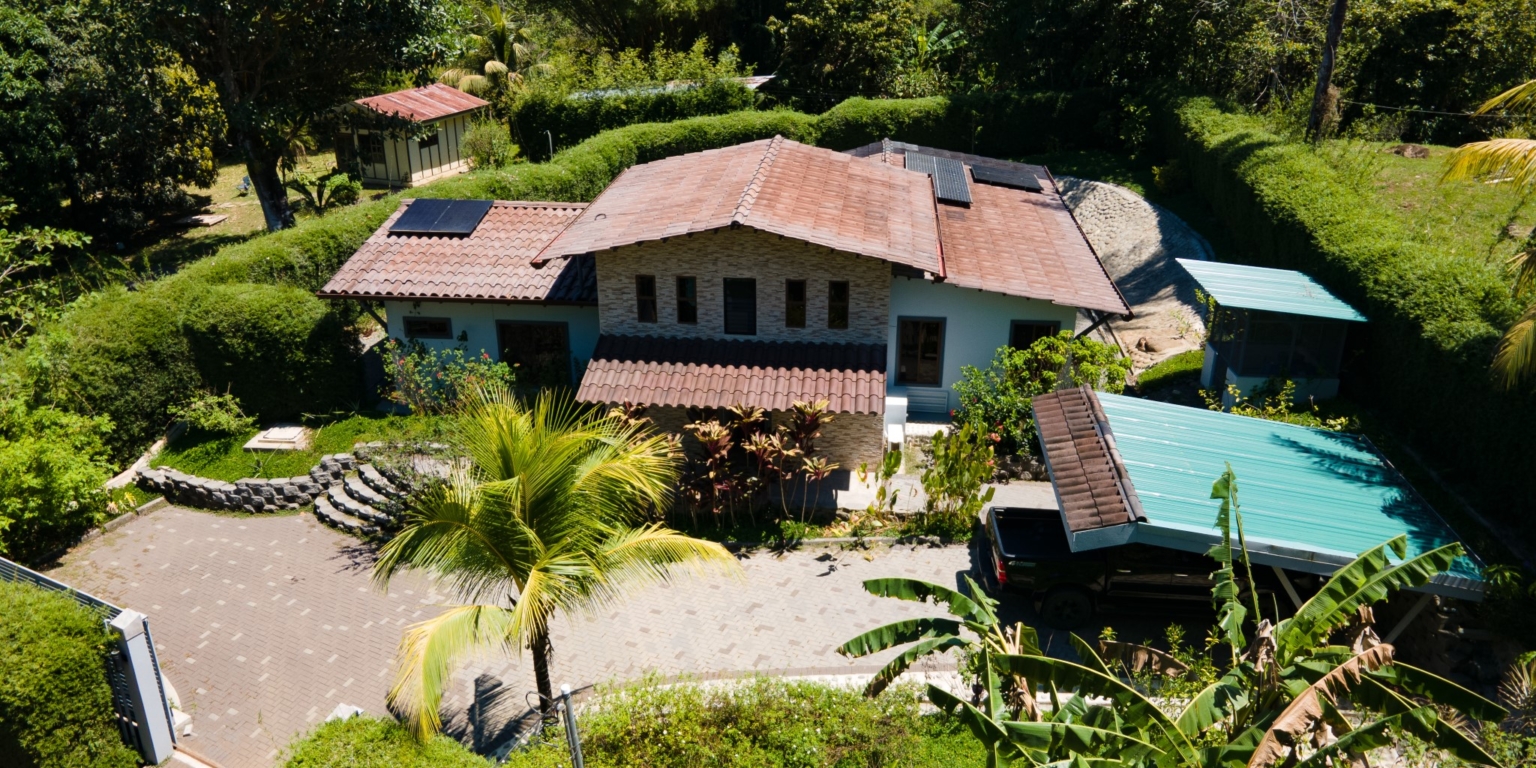 Tropical Paradise 3-Bedroom Home Oasis In Ojochal Costa Rica