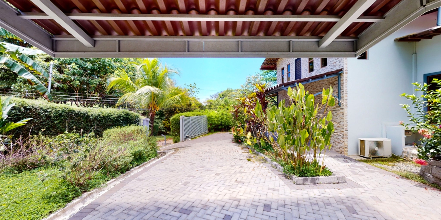Tropical Paradise 3-Bedroom Home Oasis In Ojochal Costa Rica