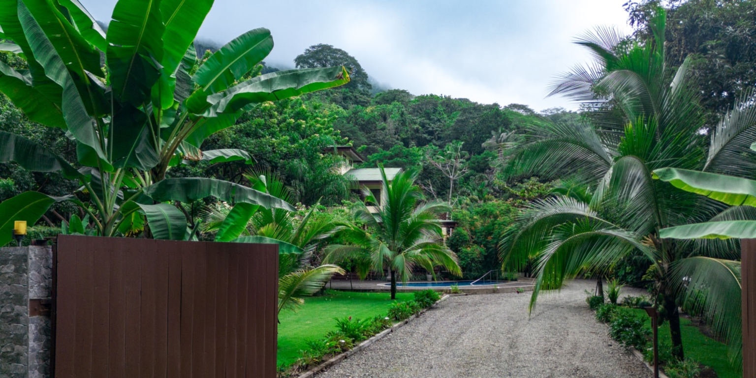 Tranquil Tropical 5 Bedroom Home Walking Distance to Beach in Dominical Costa Rica Tranquil Tropical 5 Bedroom Home Walking Distance to Beach in Dominical Costa Rica