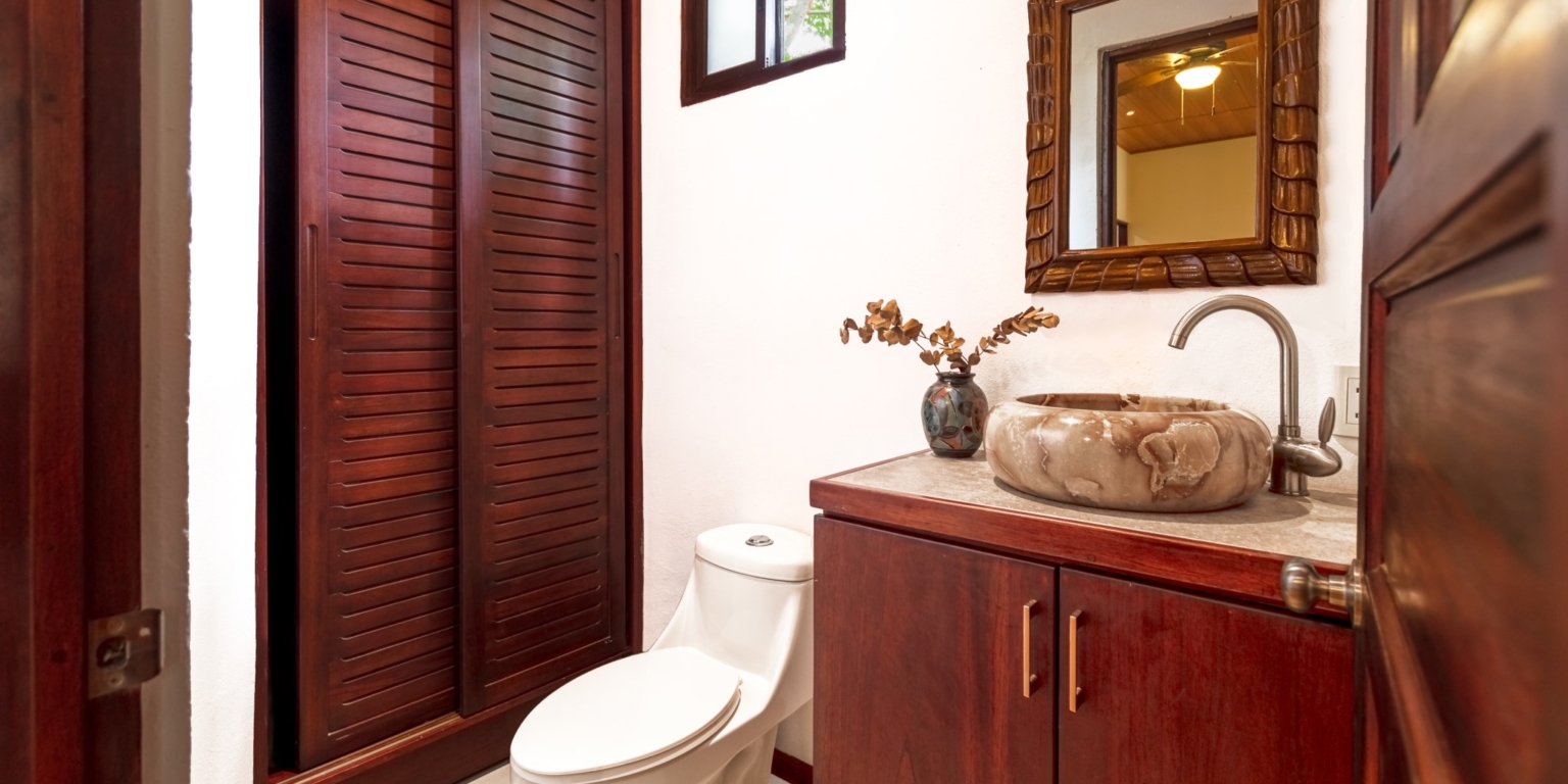 Tranquil Tropical 5 Bedroom Home Walking Distance to Beach in Dominical Costa Rica Tranquil Tropical 5 Bedroom Home Walking Distance to Beach in Dominical Costa Rica