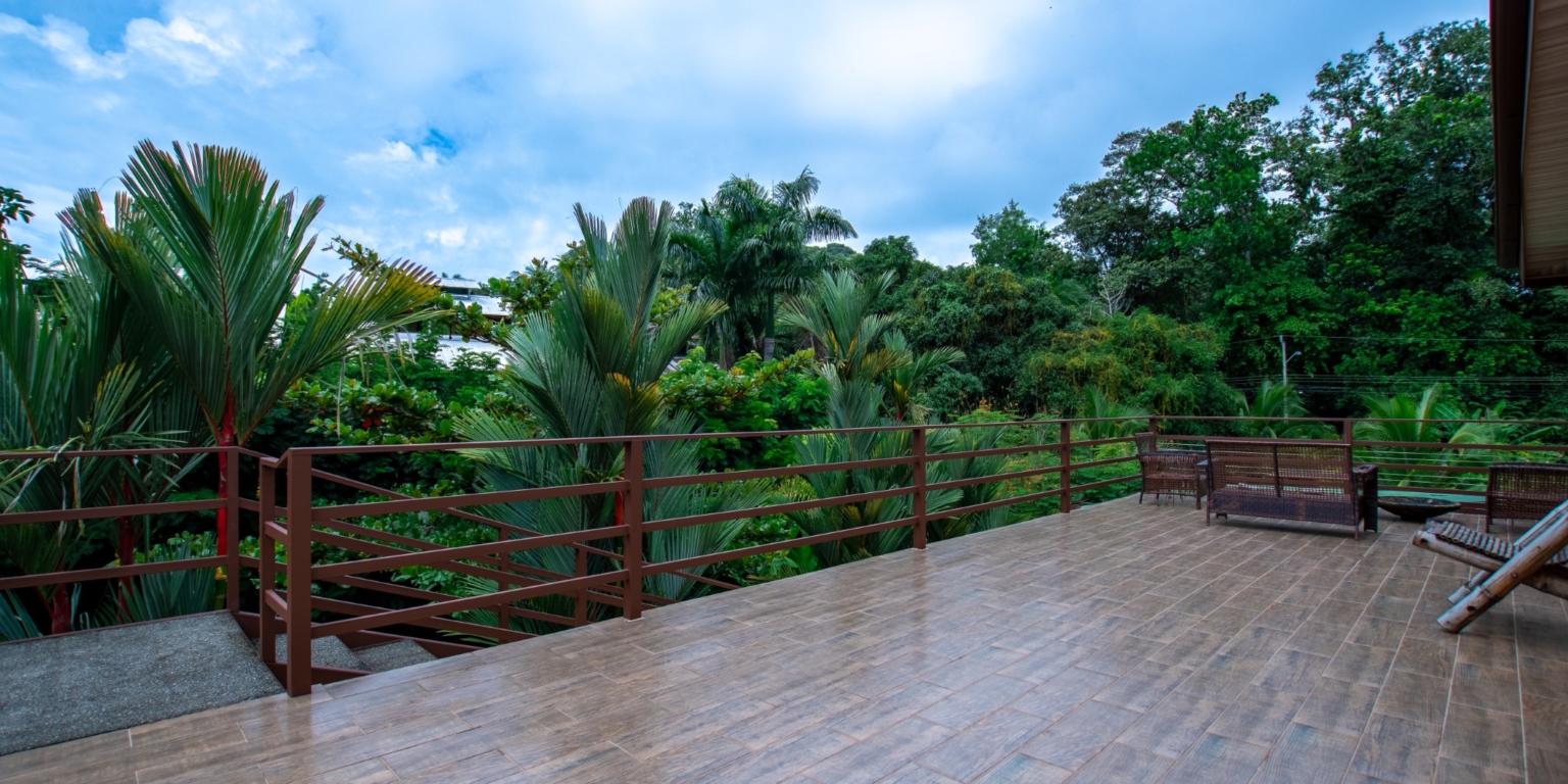 Tranquil Tropical 5 Bedroom Home Walking Distance to Beach in Dominical Costa Rica Tranquil Tropical 5 Bedroom Home Walking Distance to Beach in Dominical Costa Rica