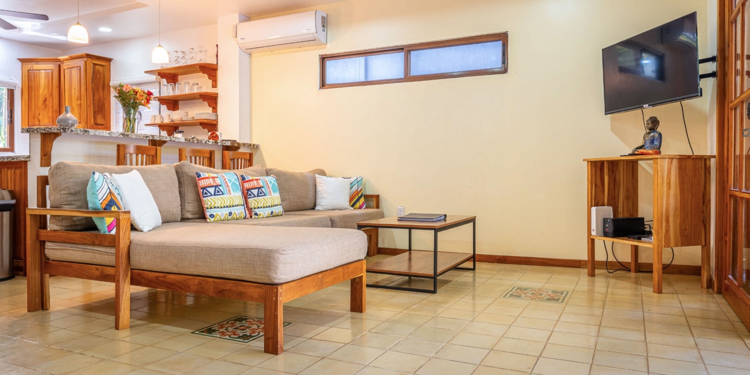 Villa Westy-022 Newly-Renovated 3-Bedroom Villa Just Steps to the Beach & Town in Dominical Costa Rica