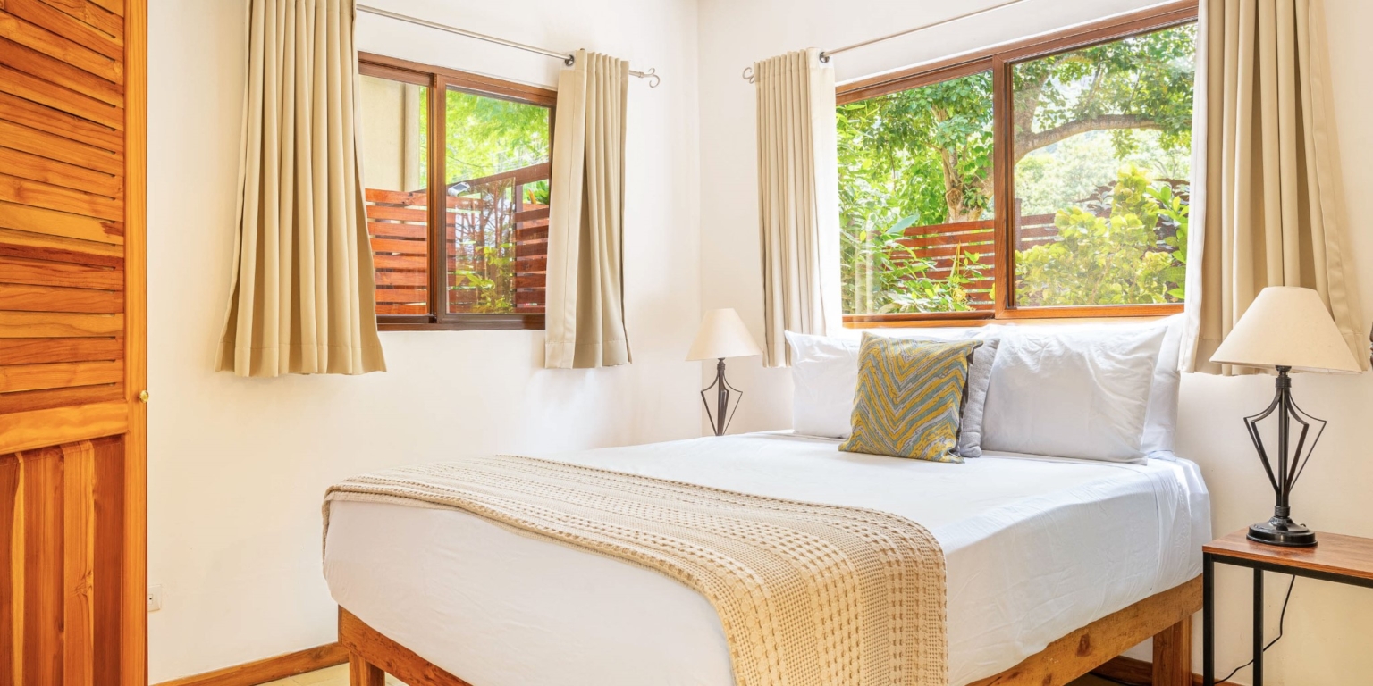 Villa Westy-026 Newly-Renovated 3-Bedroom Villa Just Steps to the Beach & Town in Dominical Costa Rica