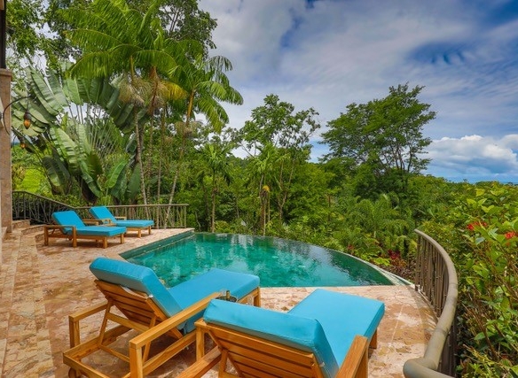 Costal Retreat with Ocean Views, photo 5 of 24