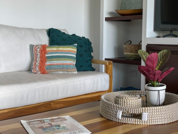 Costal Retreat with Ocean Views, photo 9 of 24