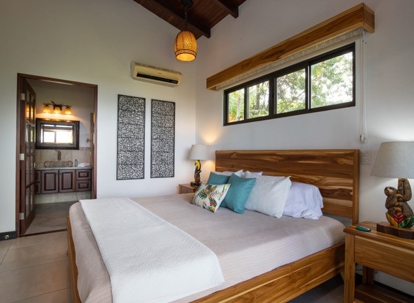 Costal Retreat with Ocean Views, photo 14 of 24