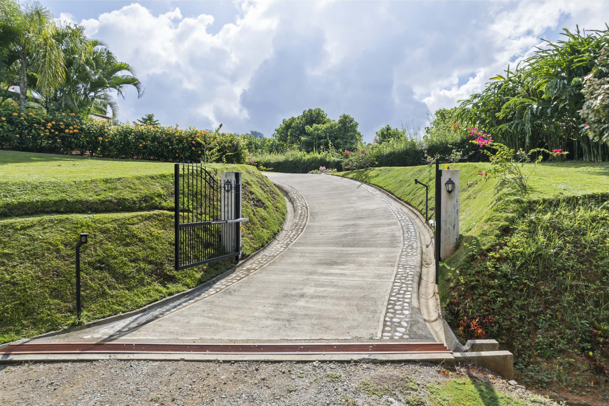 Phase 11 Home – Luxurious 4-Bedroom Home with Family-Friendly Layout, Incredible Pacific Ocean Views & Lush Tropical Grounds in Ojochal Costa Rica Luxurious 4-Bedroom Home with Family-Friendly Layout, Incredible Pacific Ocean Views & Lush Tropical Grounds in Ojochal Costa Rica