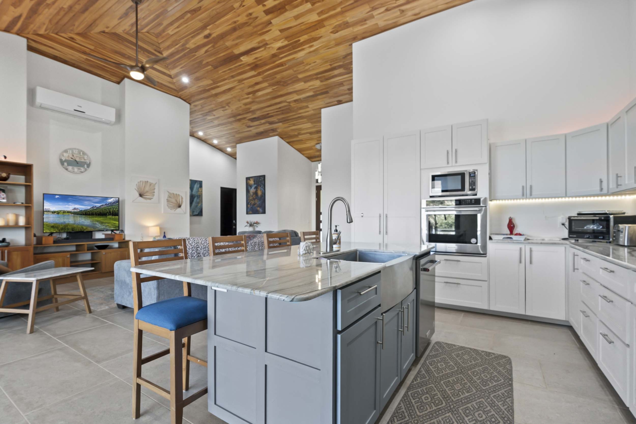 Phase 11 Home – Luxurious 4-Bedroom Home with Family-Friendly Layout, Incredible Pacific Ocean Views & Lush Tropical Grounds in Ojochal Costa Rica Luxurious 4-Bedroom Home with Family-Friendly Layout, Incredible Pacific Ocean Views & Lush Tropical Grounds in Ojochal Costa Rica