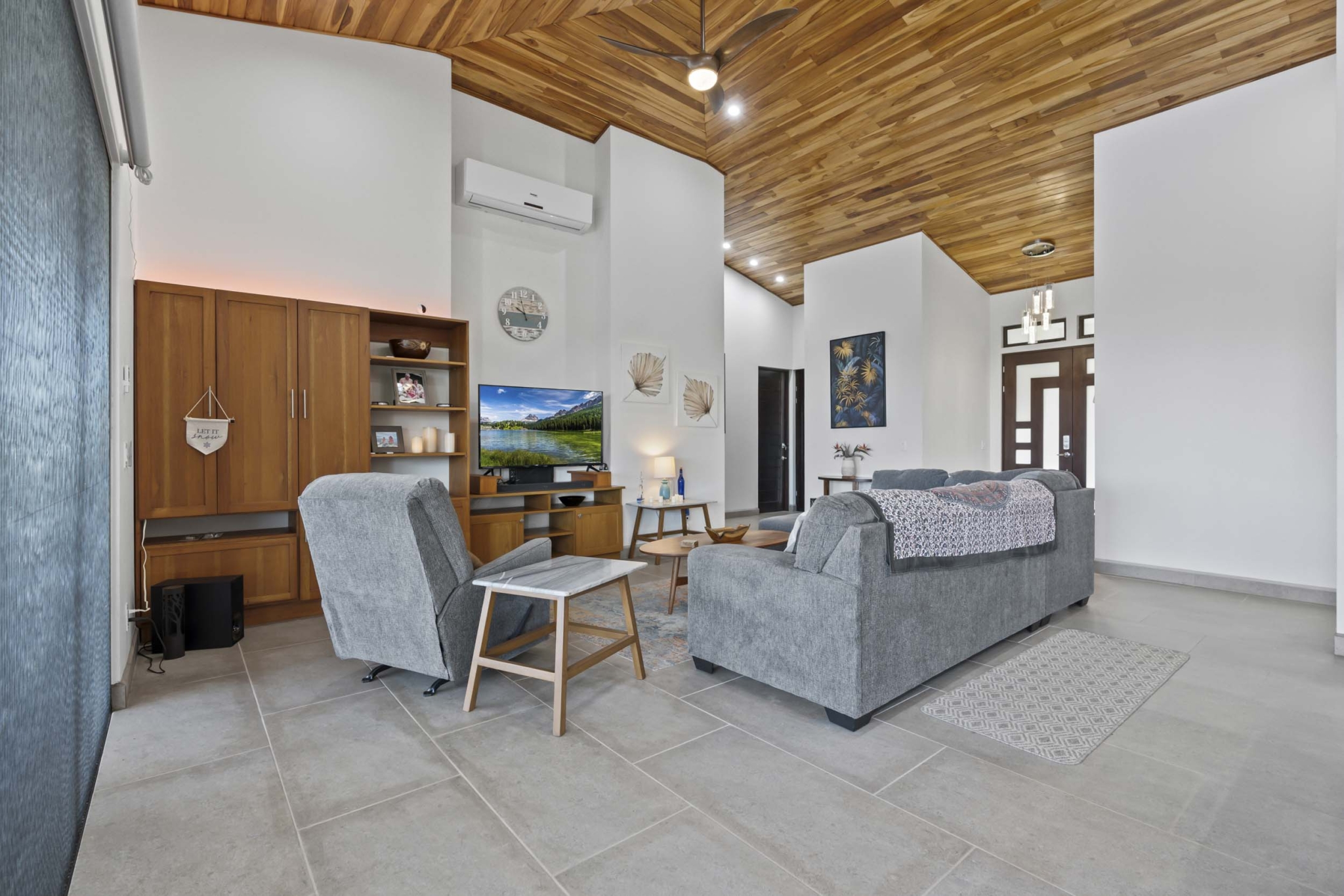 Phase 11 Home – Luxurious 4-Bedroom Home with Family-Friendly Layout, Incredible Pacific Ocean Views & Lush Tropical Grounds in Ojochal Costa Rica Luxurious 4-Bedroom Home with Family-Friendly Layout, Incredible Pacific Ocean Views & Lush Tropical Grounds in Ojochal Costa Rica