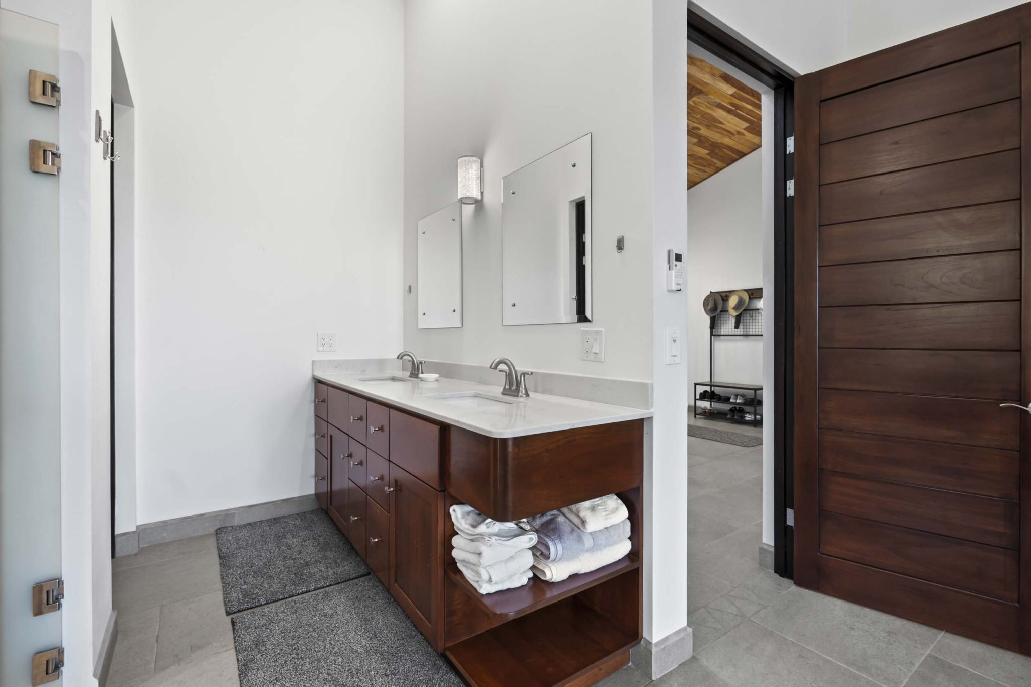 Phase 11 Home – Luxurious 4-Bedroom Home with Family-Friendly Layout, Incredible Pacific Ocean Views & Lush Tropical Grounds in Ojochal Costa Rica Luxurious 4-Bedroom Home with Family-Friendly Layout, Incredible Pacific Ocean Views & Lush Tropical Grounds in Ojochal Costa Rica