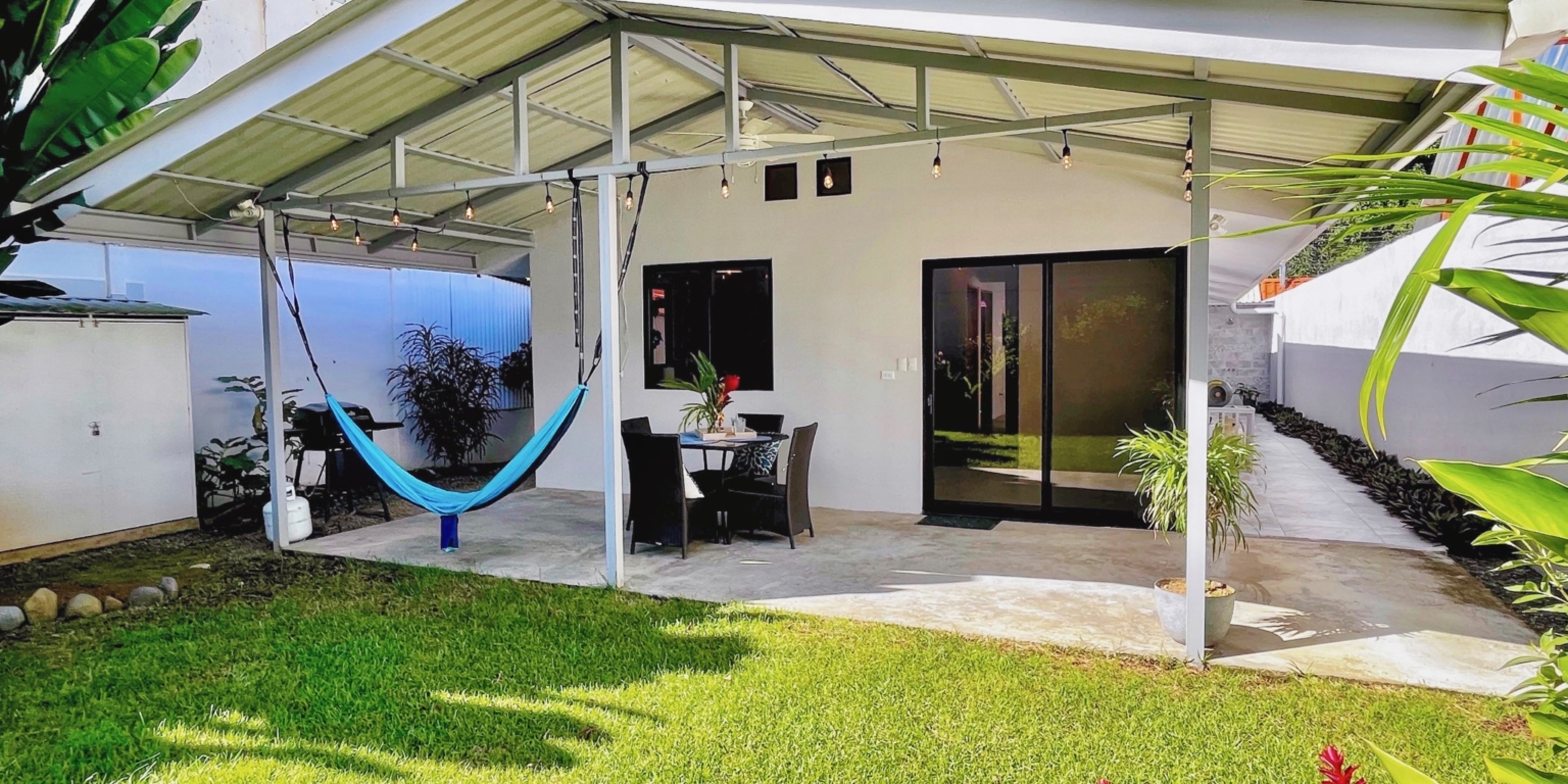 Newly Renovated 2BR Home Walking Distance to Beach in Dominicalito Costa Rica Newly Renovated 2BR Home Walking Distance to Beach in Dominicalito Costa Rica