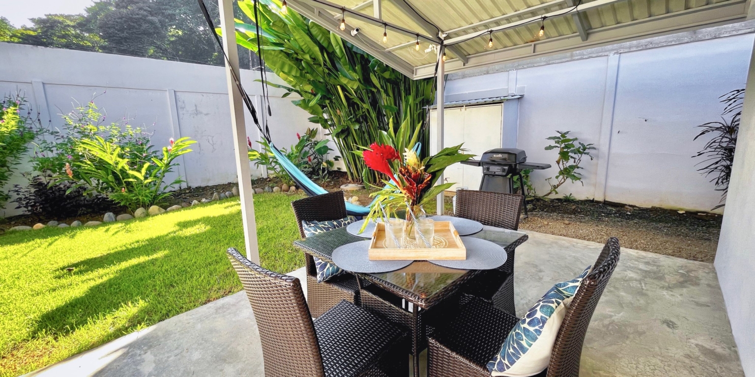 Newly Renovated 2BR Home Walking Distance to Beach in Dominicalito Costa Rica Newly Renovated 2BR Home Walking Distance to Beach in Dominicalito Costa Rica